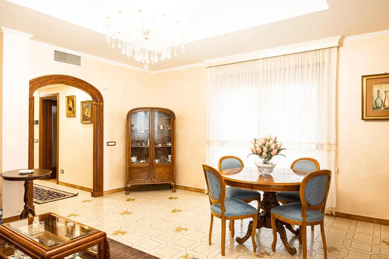 Quinto Piano Apartment Rome